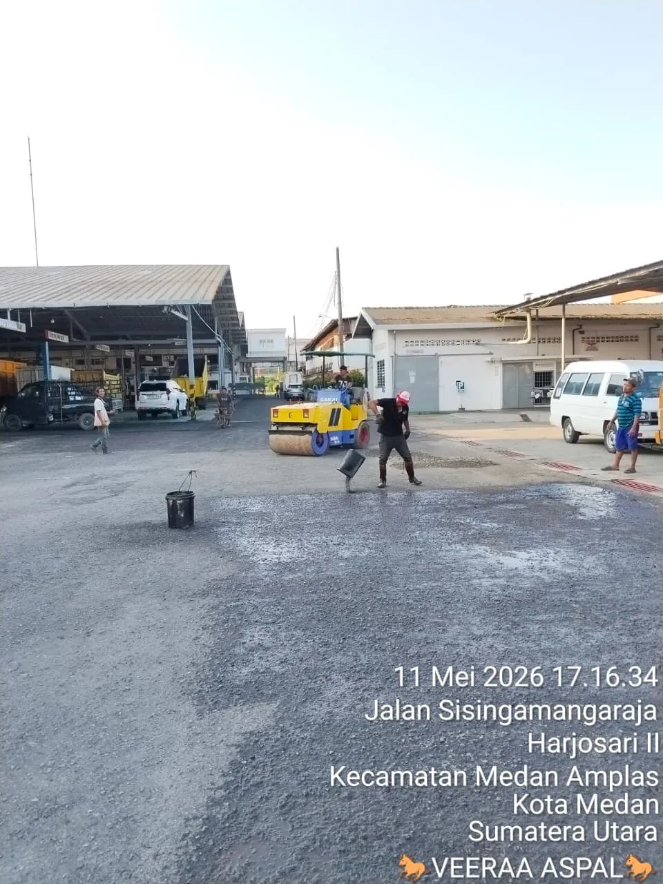 Dokumentasi pekerjaan pengaspalan proyek 19