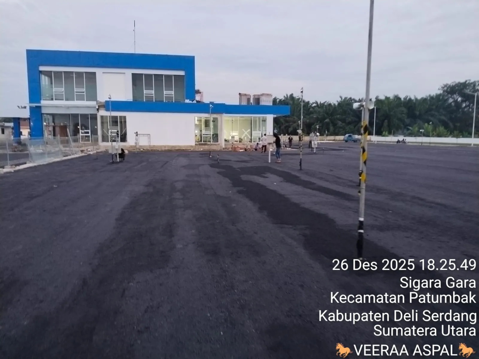Dokumentasi pekerjaan pengaspalan proyek 38