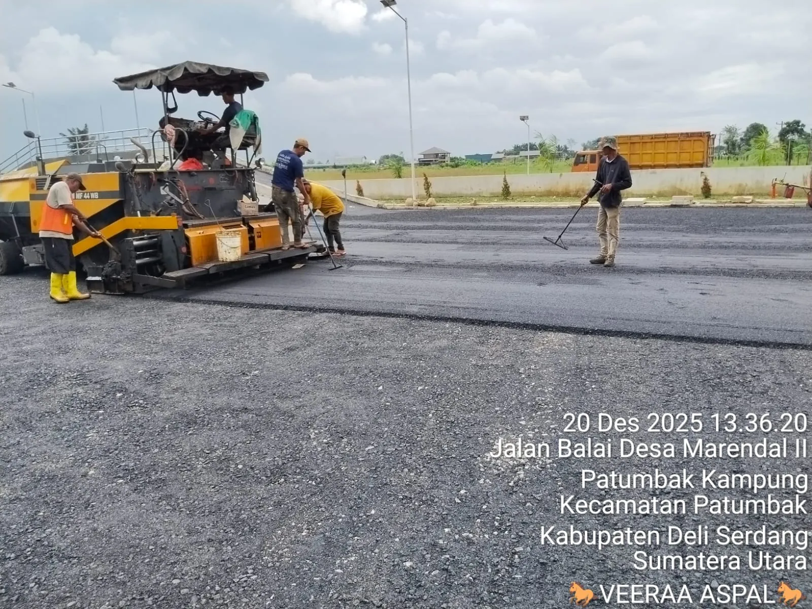 Dokumentasi pekerjaan pengaspalan proyek 45