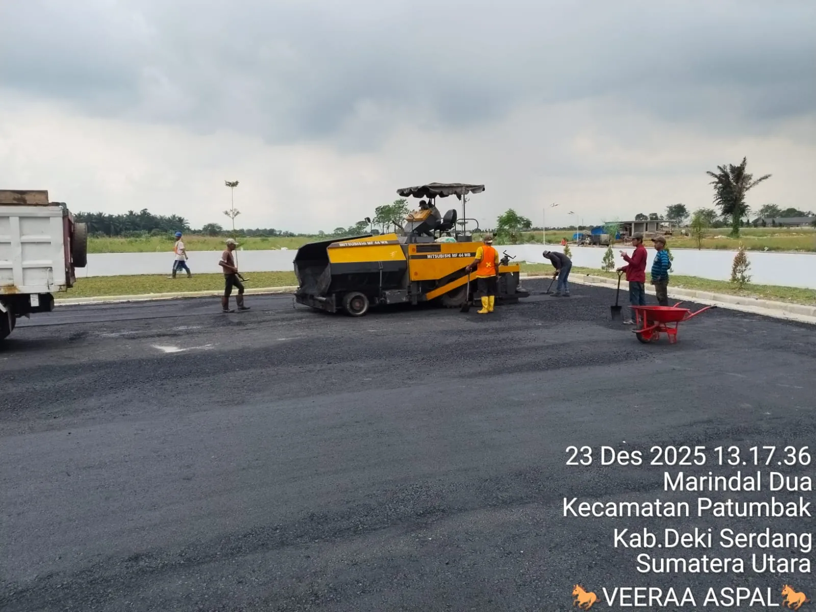 Dokumentasi pekerjaan pengaspalan proyek 47
